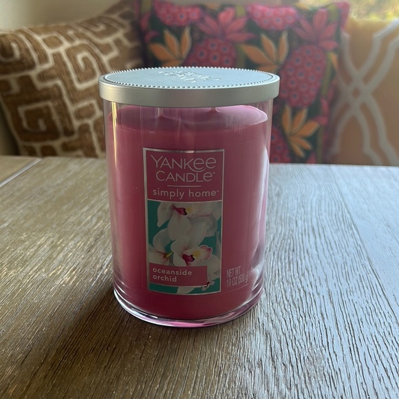 Yankee candle Oceanside orchid - Picture 1 of 3